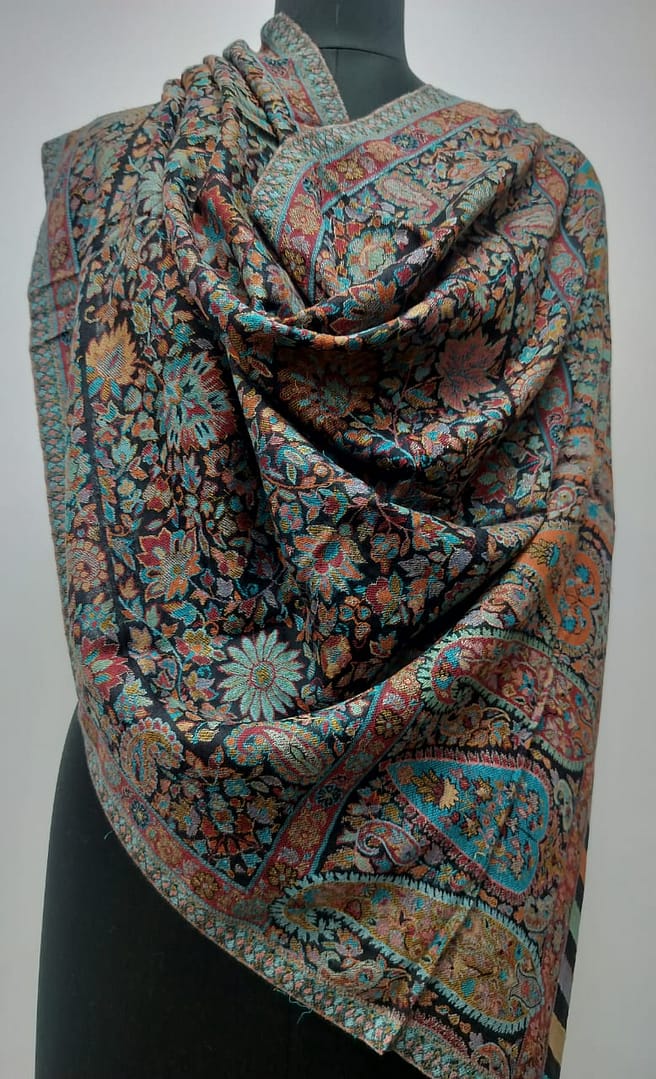 WINTER SHAWLS & SCARVES MANUFACTURER